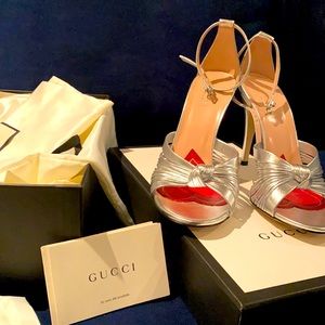 Authentic Gucci Silver Metallic Sandals with Knot